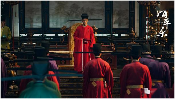 开学第一天小朋友戴着"一米帽"上课,有人说,是《清平乐》给了老师灵感