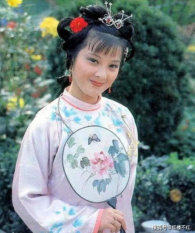 红楼梦惜春小小年纪为何待人冷漠绝情根子在父亲贾敬身上