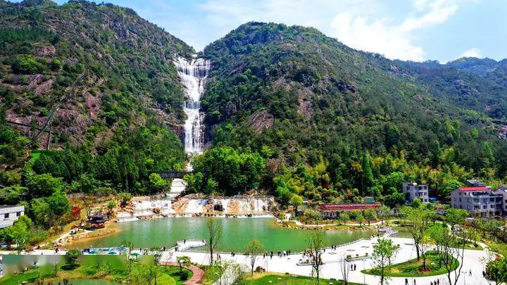 五一假期,浙江全面实行景区门票预约制,室内景区暂不开放