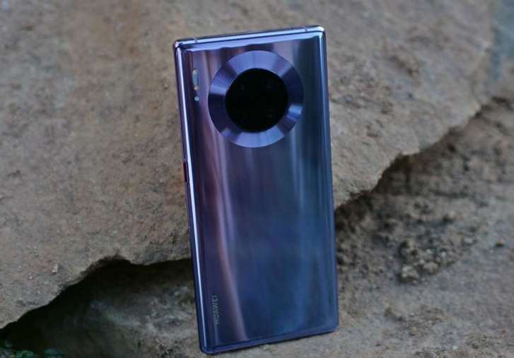 豪降2000,华为首款5g旗舰手机降至新低价,还是无人问津_mate