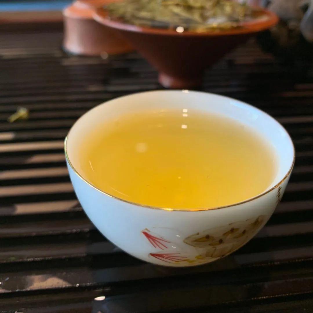 第261期微茶会我们品鉴了中茶茗山系列之昔归普洱茶生茶
