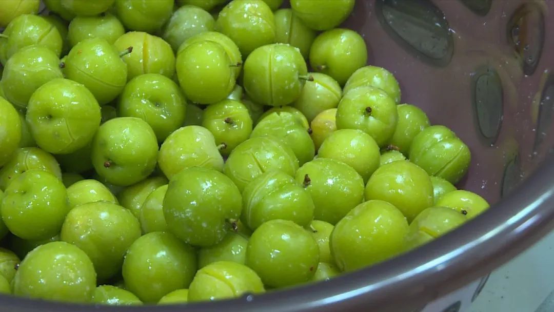 手把手教你做腌李!_李子