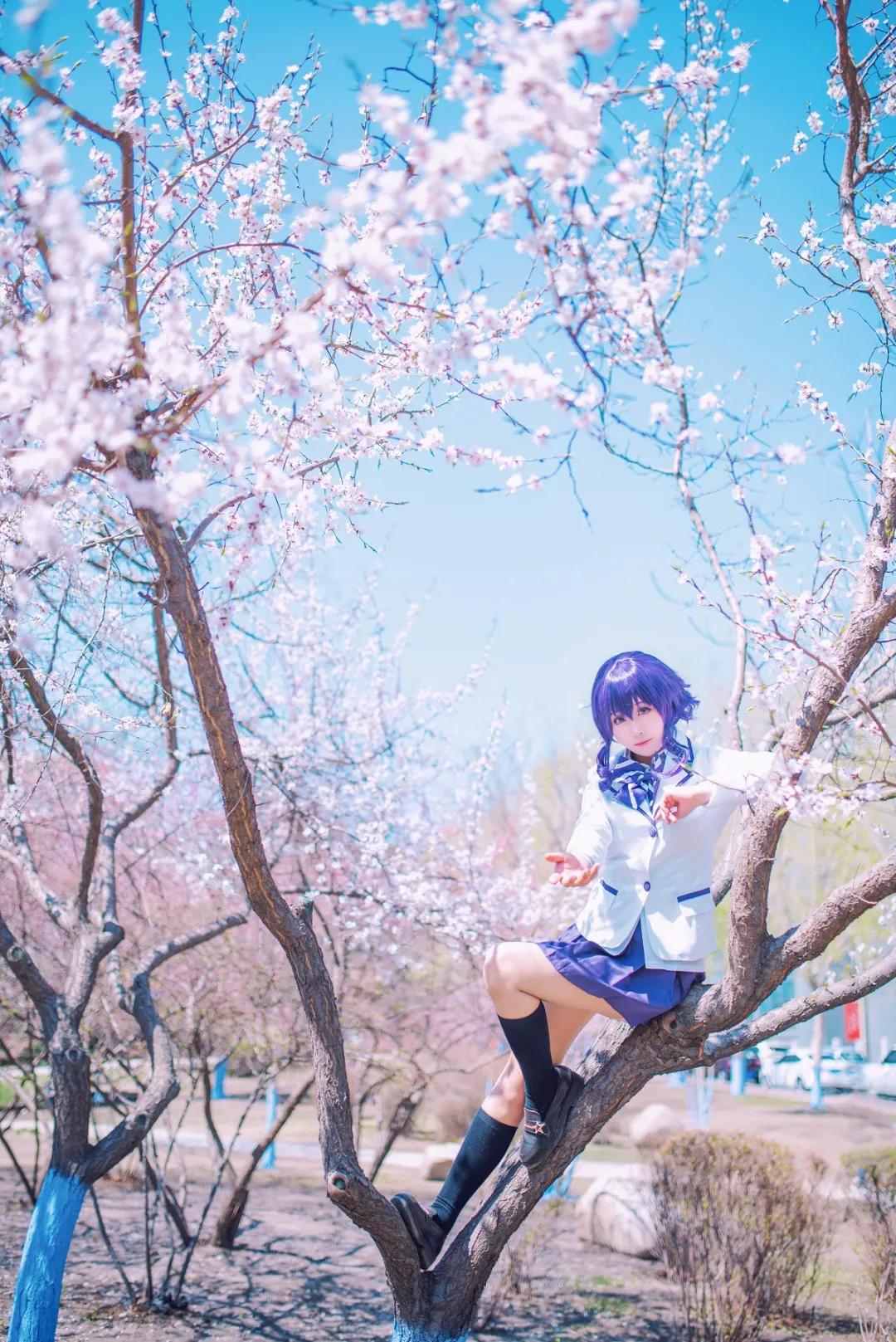 路人女主的养成方法冰堂美智留cos弹奏吉他的小可爱很有魅力的呢