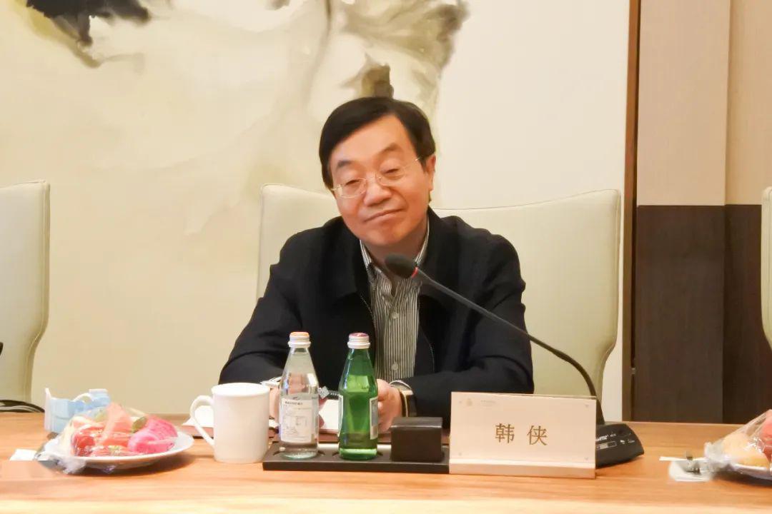 人民政府驻上海办事处与商会常务副会长兆地集团董事长金一鸣交流座谈