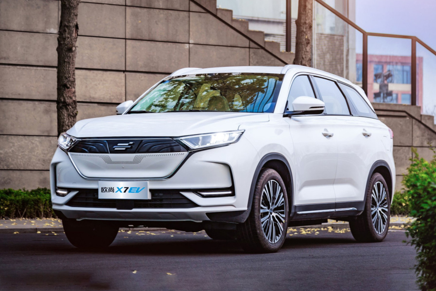 智能配置齐全长安欧尚x7ev补贴后预售16991899万元