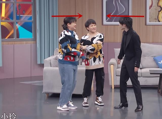 华晨宇和贾玲明明相差7cm,看到俩人同框的对比,我没眼花吧?_身高