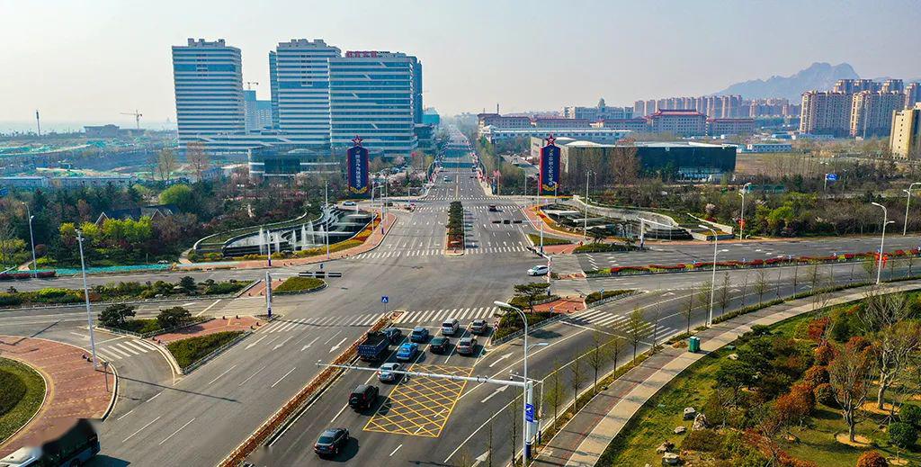 青岛古镇口融合创新区暮春时节春光美