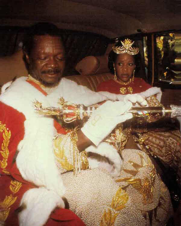 台湾女孩一心向往非洲嫁给非洲暴君博卡萨最终命运如何