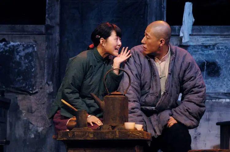 小福子是一个善良的,可悲的人物.