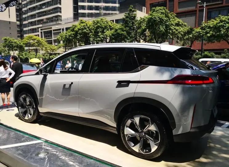 全球首款5g车广汽新能源埃安v预售17万起