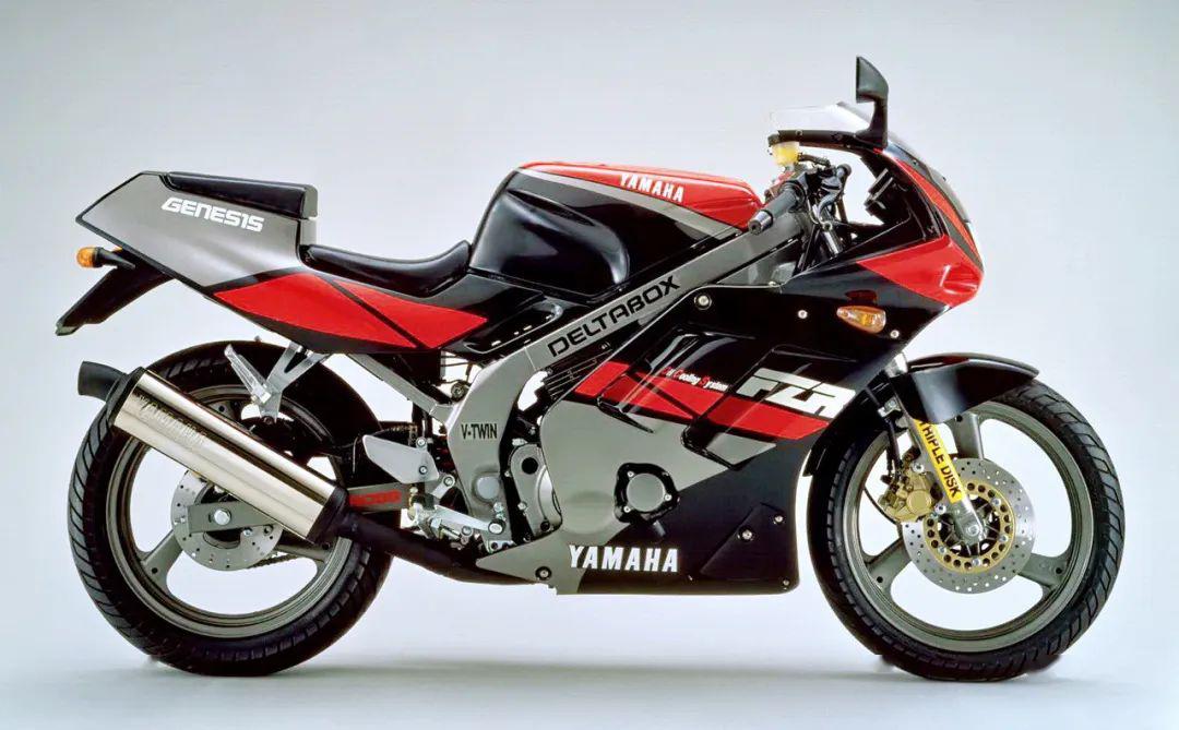 下图:换代的 1992 fzr150(3kw2.资料图片).