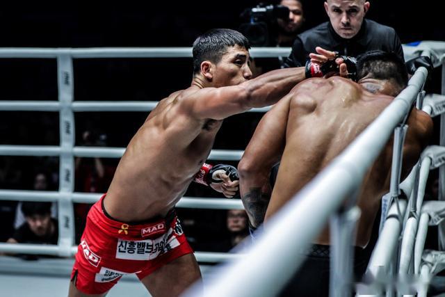 亚洲赛场上的韩国拳手!