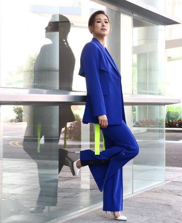 "当然我感恩有这样的家庭(赵父是澳洲著名大律师,赵母是前艺人梁小玲)