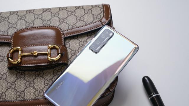 再添神仙色华为nova7系列7号色震撼来袭刷新美学认知