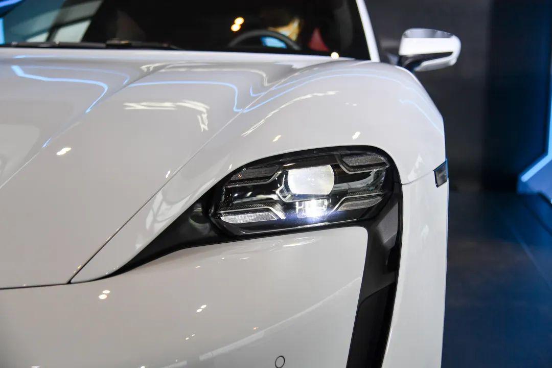 精彩回顾 | 未来已至,全新保时捷 taycan turbo 首耀厦门