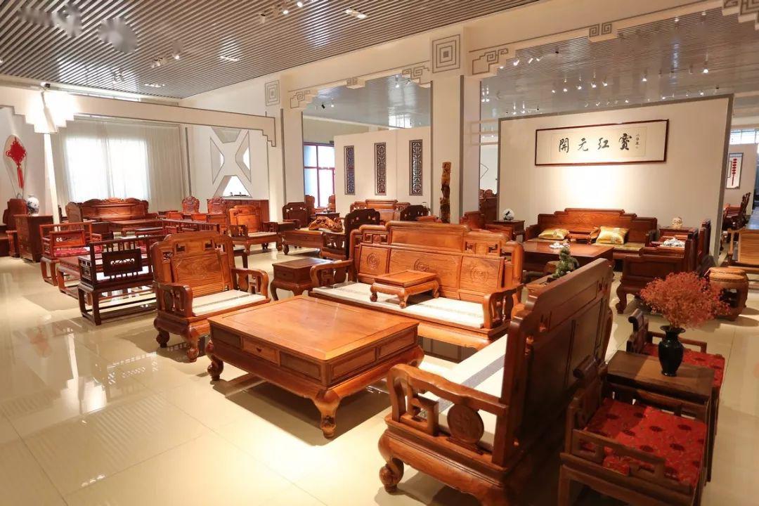 开元红宝红木展厅抢购电话:(潍坊科技学院东门向北1500米路东)厂址