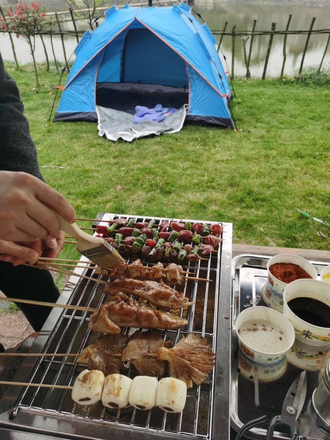 草坪烧烤采蘑菇抓山鸡抢免费新鲜赤松茸江津这里太好耍