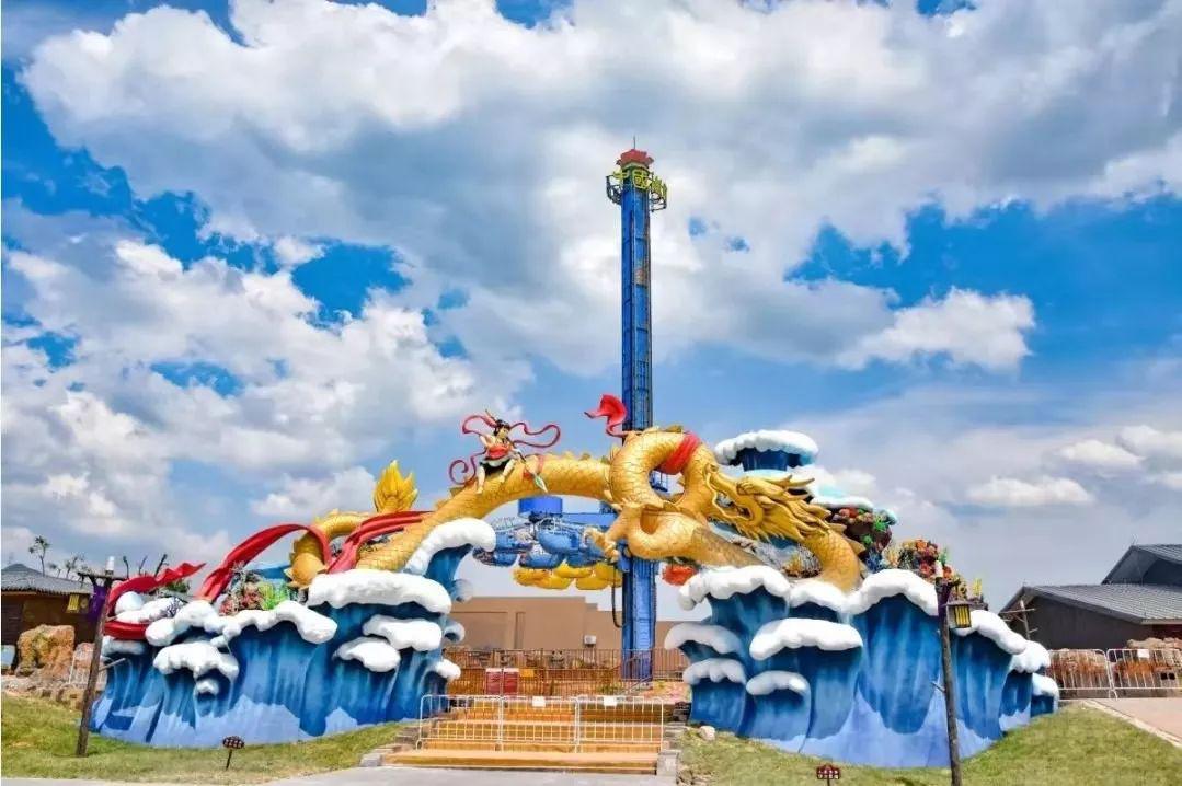 去百鸟乐园跟动物来个亲密互动.