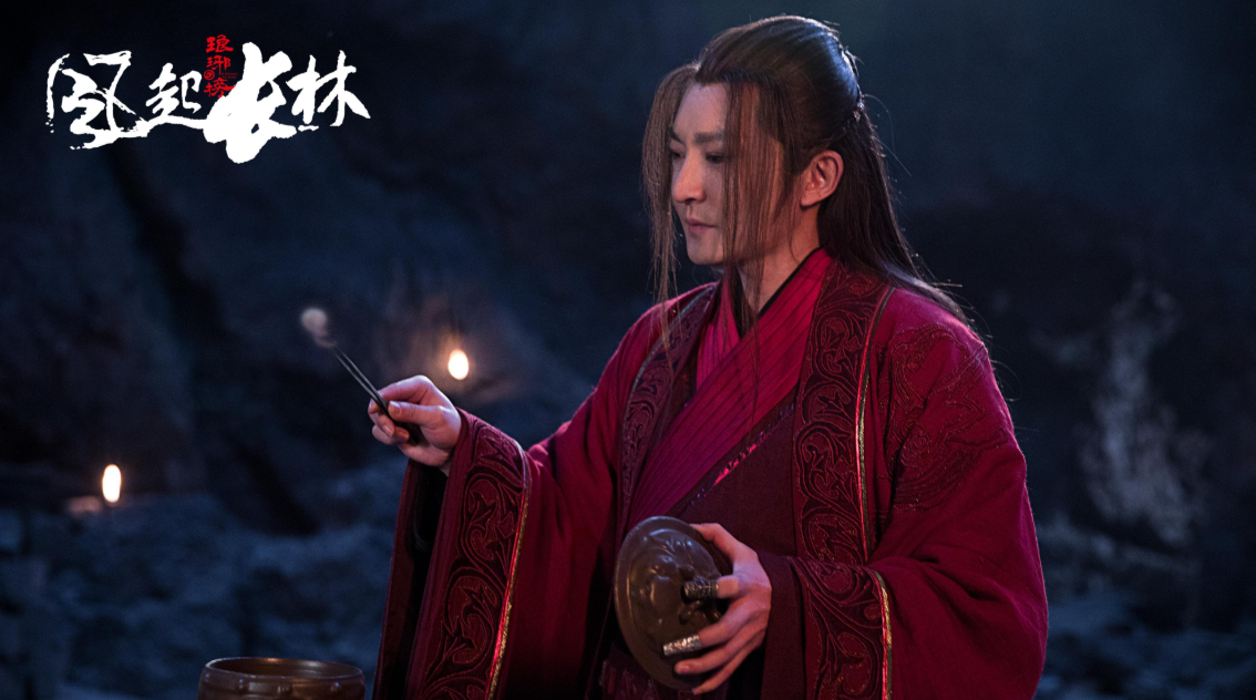 《和空姐同居的日子》其实,早在14年的时候,郭京飞出演了古装喜剧