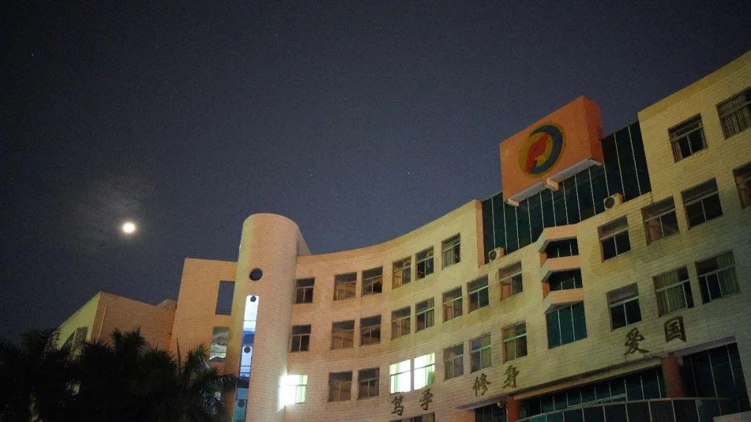 复学第一课云浮邓发纪念中学这样上