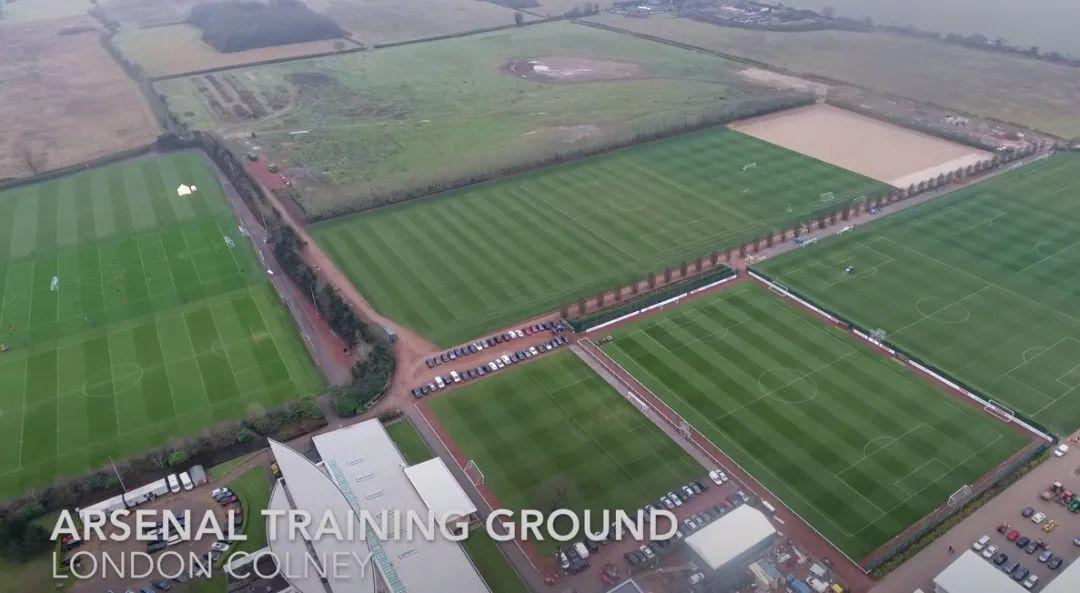 "科尔尼基地的所有大楼还在封闭中,球员们将单独训练,他们会在结束