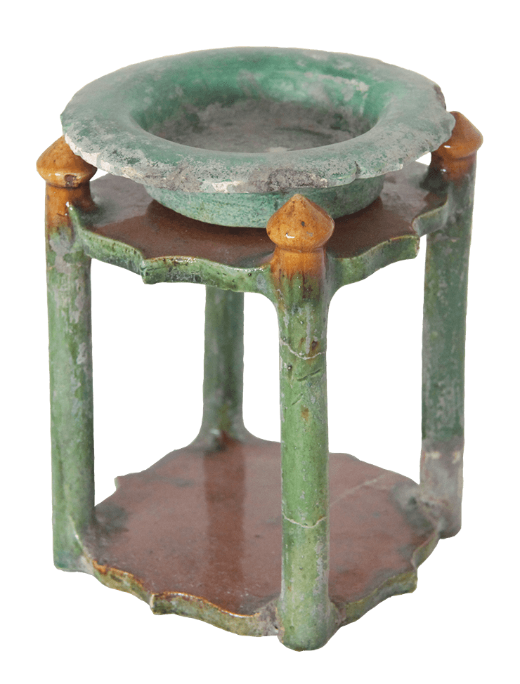 矮盆架腿足等高,上端和下端各装一组横枨,专用于放脸盆,有直足,弯足两