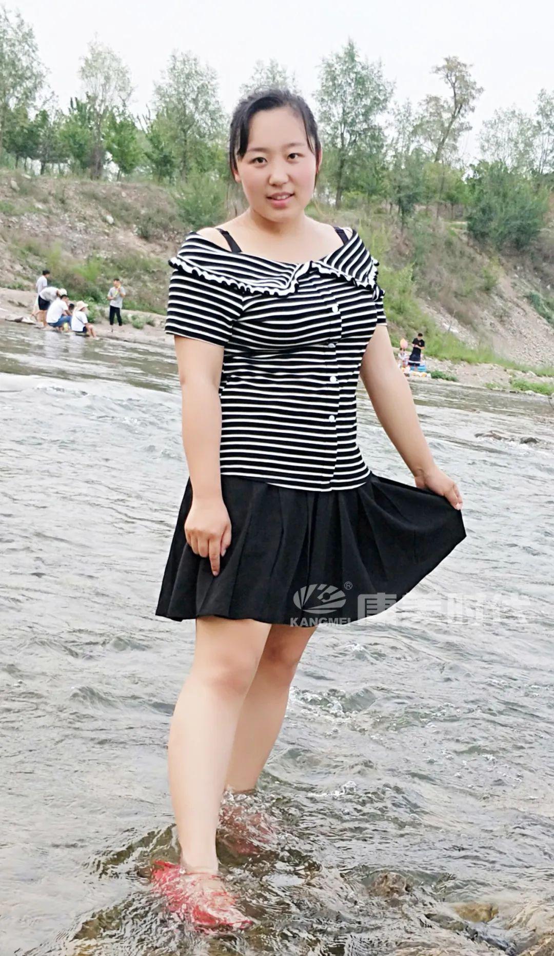 这哪里像两个孩子的妈妈根本就是美少女