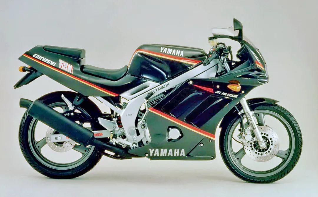 经典车yamaha三十年前的v型两缸fz150fz150