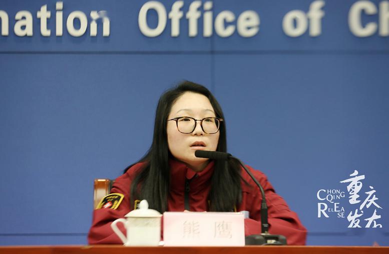 熊鹰介绍有关情况乘火车,飞机等公共交通工具返校全程需佩戴口罩随着