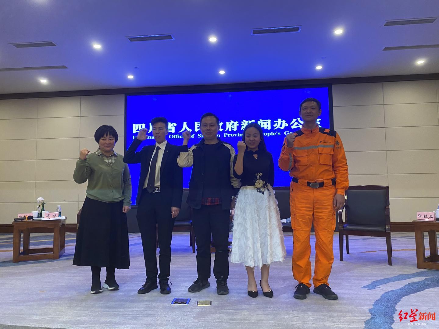 为他们点赞!雨衣妹妹等五人讲述他们心中的抗疫故事