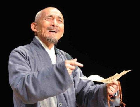 87岁济公游本昌晚年赔光家产最终还是疯了