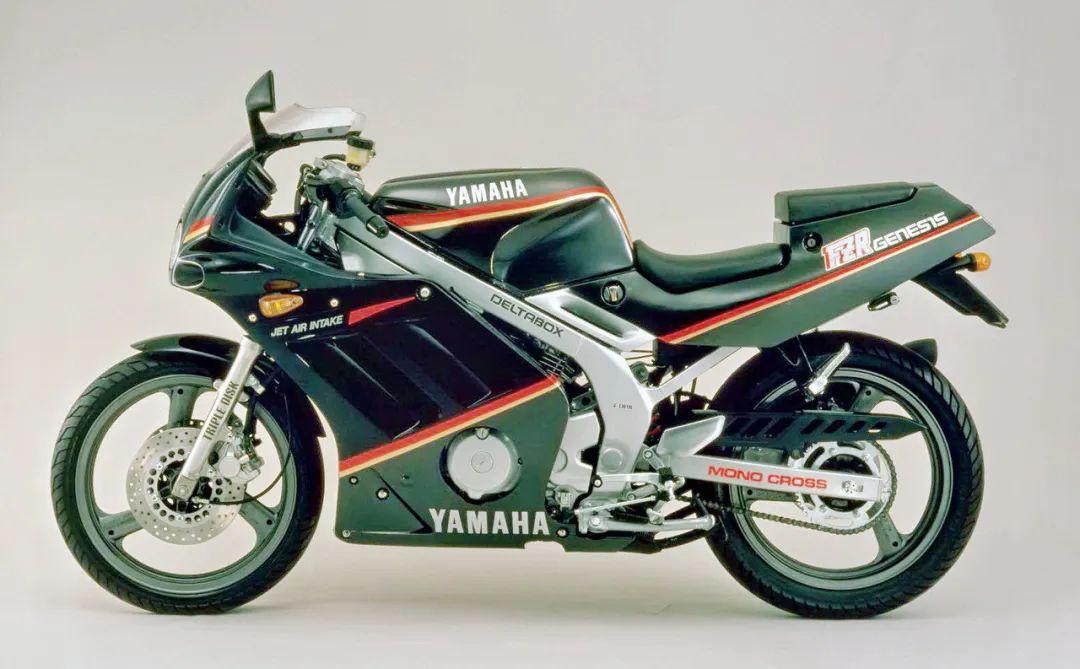 经典车yamaha三十年前的v型两缸fz150fz150