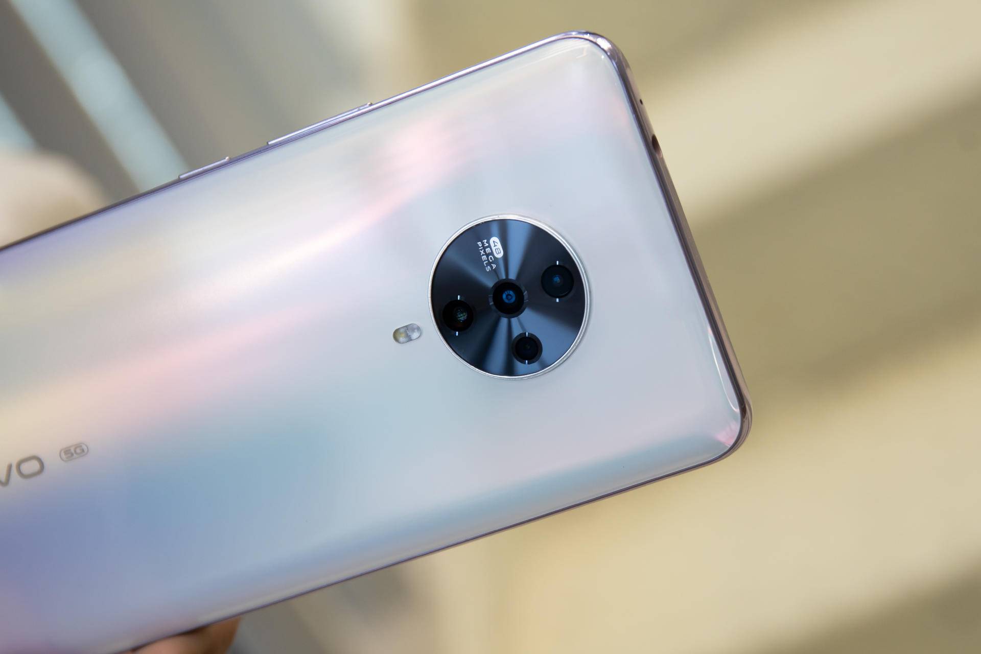 在后置摄像头拍照上,vivo s6也有着出色的表现,配备了实力强大的后置