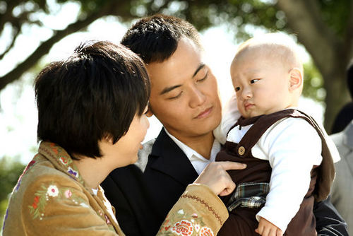 5岁娃被亲戚灌酒,宝妈大怒掀桌而起,"中国式逗娃"有多可怕?_阿星