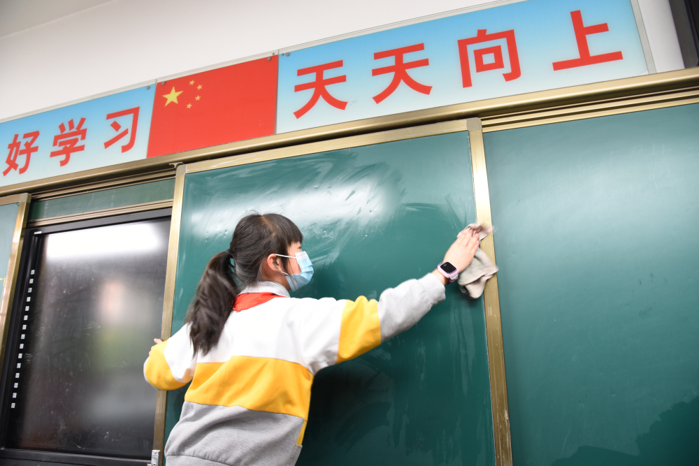 原创惠安小学神兽回笼疫情下的严肃防控难掩学生返校的喜悦心情