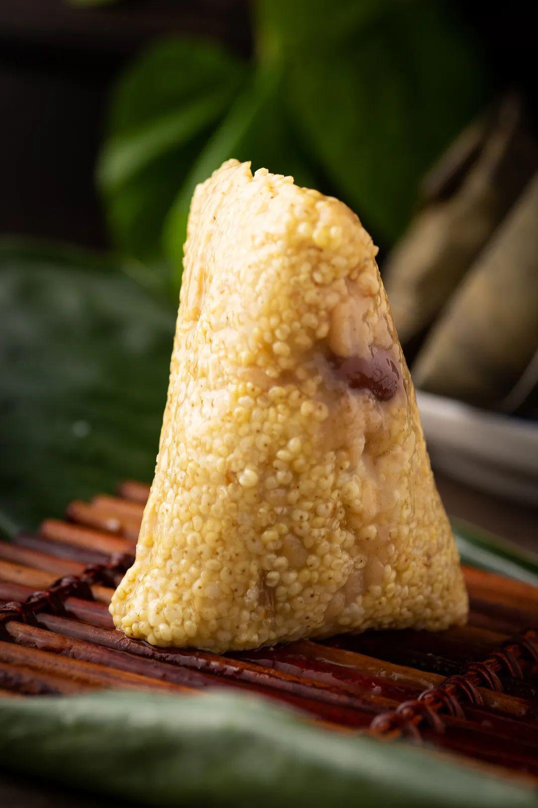 舌尖上的粽子75元10个蛋黄土猪肉粽香粉板栗鲜美海味野生蒌叶黄金小米