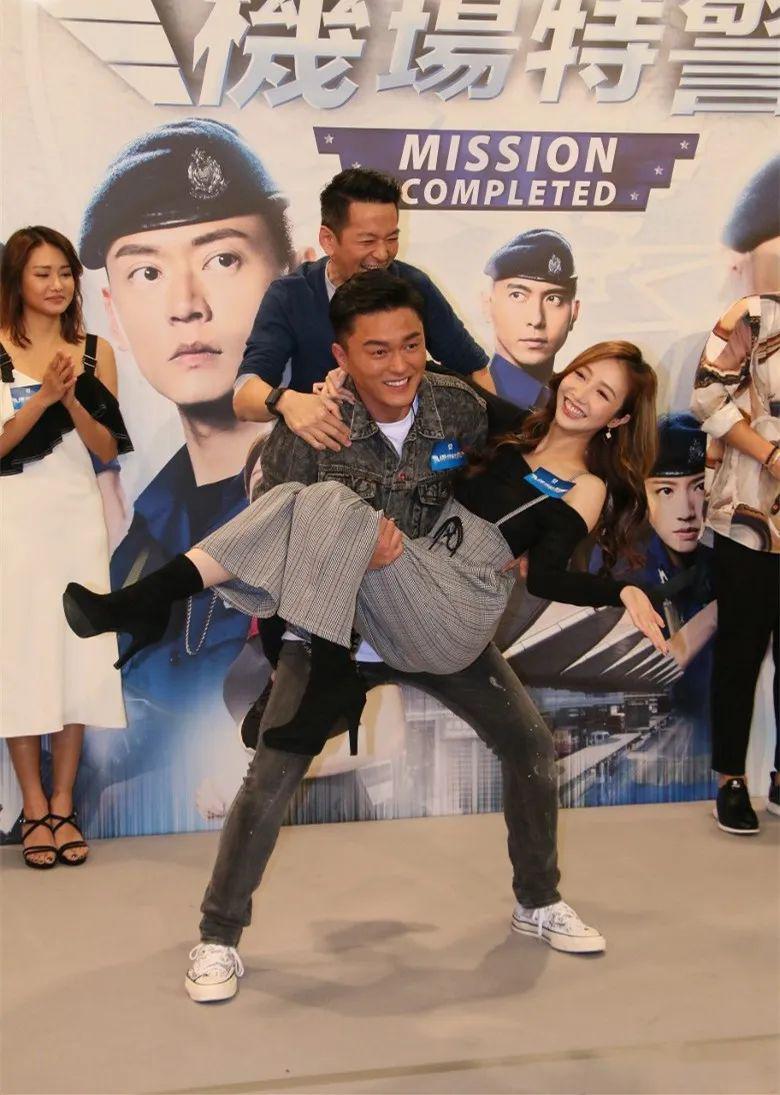 机场特警戴绿帽杨明亲自揭盅