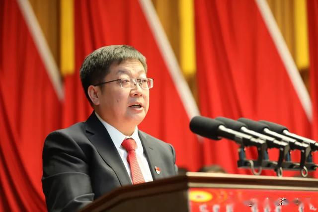 旗发展和改革委员会主任徐建刚作2019年人大代表票决确定民生实事