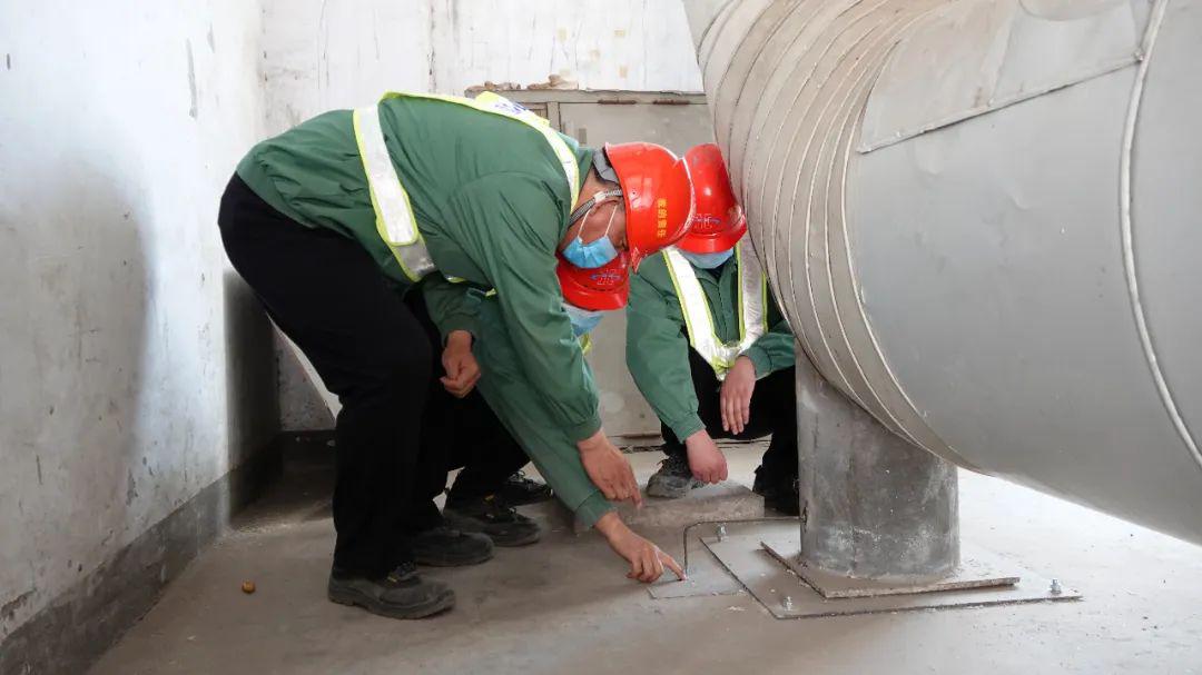 产业升级项目主蒸汽管道进入吹扫阶段