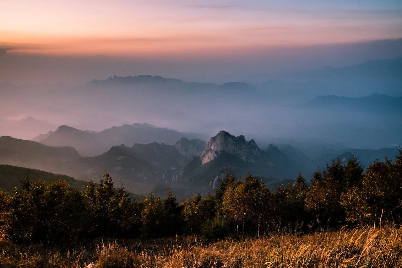 著名历史地理学家侯仁之先生曾指出:北平城是华北平原与北方的山地和