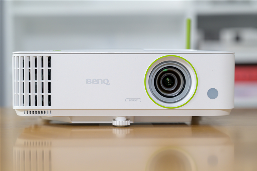 原创明基e582智能投影机测评新一代商务办公人群的不二之选