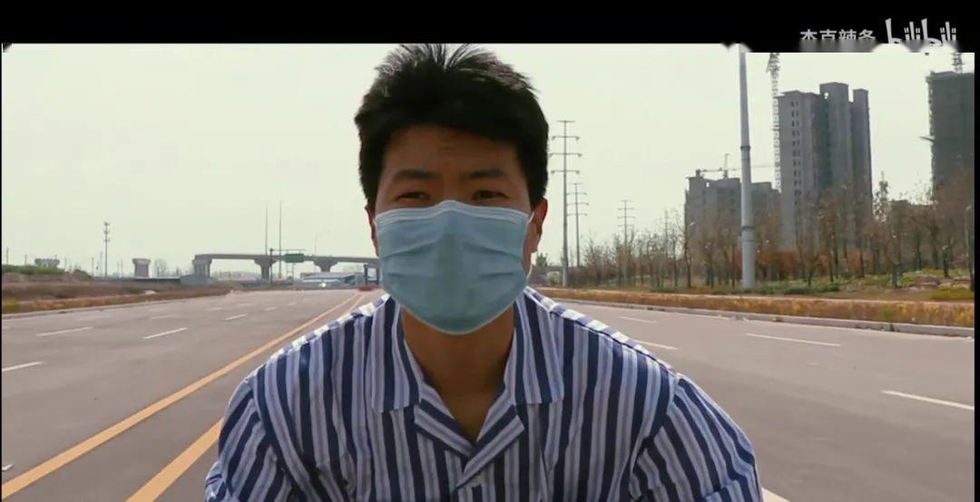 "他们想通过直播我的生活赚钱.