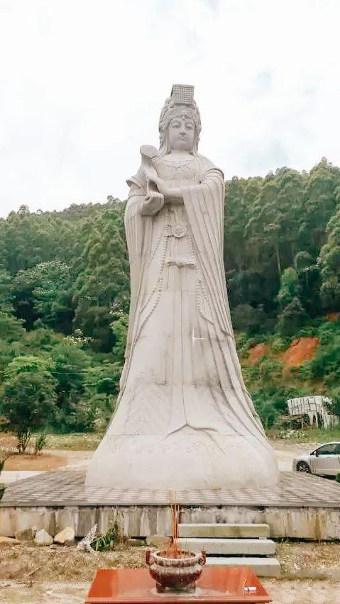图|@萤火虫 这里清静绝尘, 自古寺院与世无争, 不管美辰良夜,世事