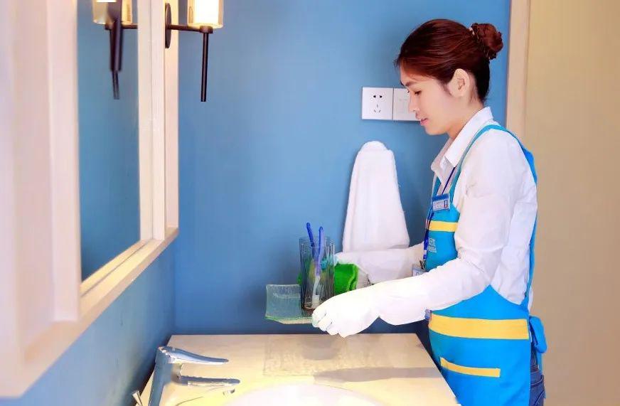 换季特惠卫生间深度保洁除异味8折优惠享不停