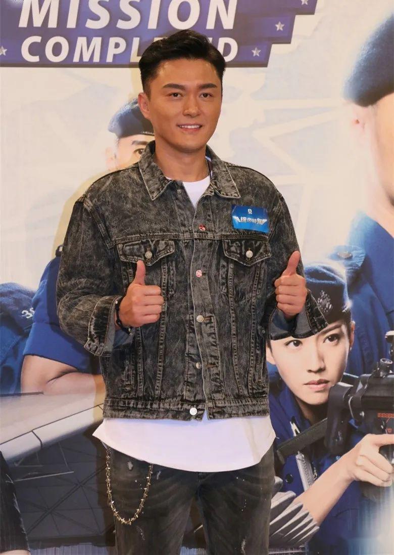 机场特警戴绿帽杨明亲自揭盅