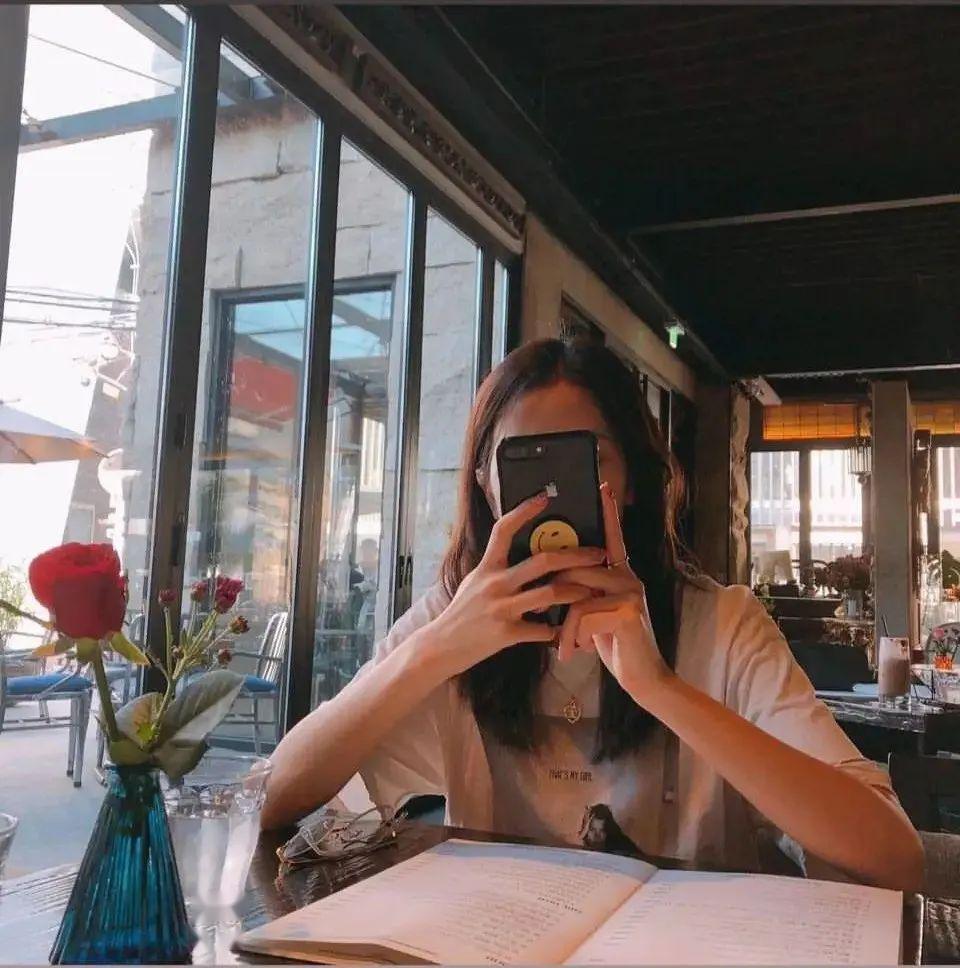 微信头像挡脸女