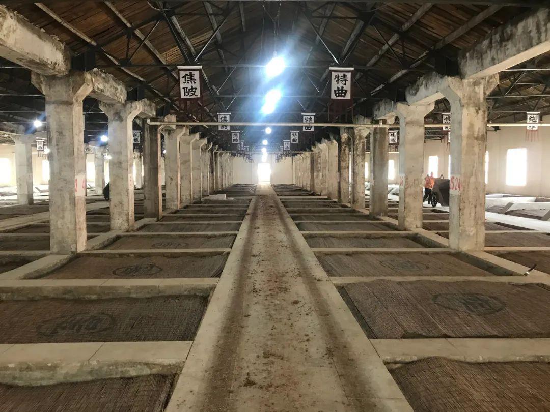 不能不提闻名遐迩的焦陂酒说起焦陂焦陂历史悠久,据史料记载,春秋时为