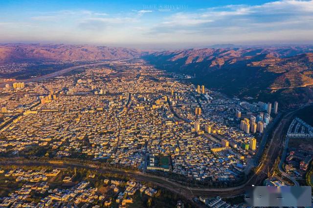 甘谷大像山镇印象