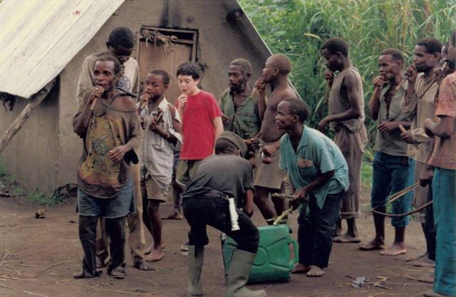 原创被称为小人族的非洲俾格米人为什么10岁就能结婚生子