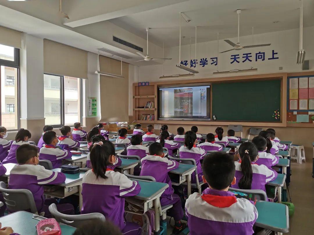 向阳而生向梦而行杭州市三墩小学双桥校区第二学期开学典礼